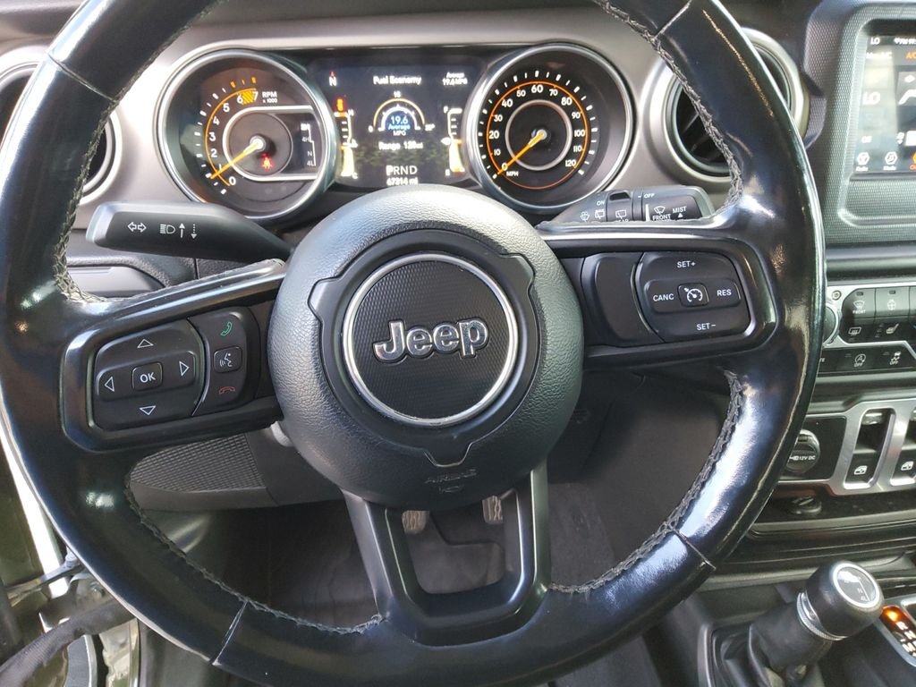 Used 2020 Green Jeep Sport image 9
