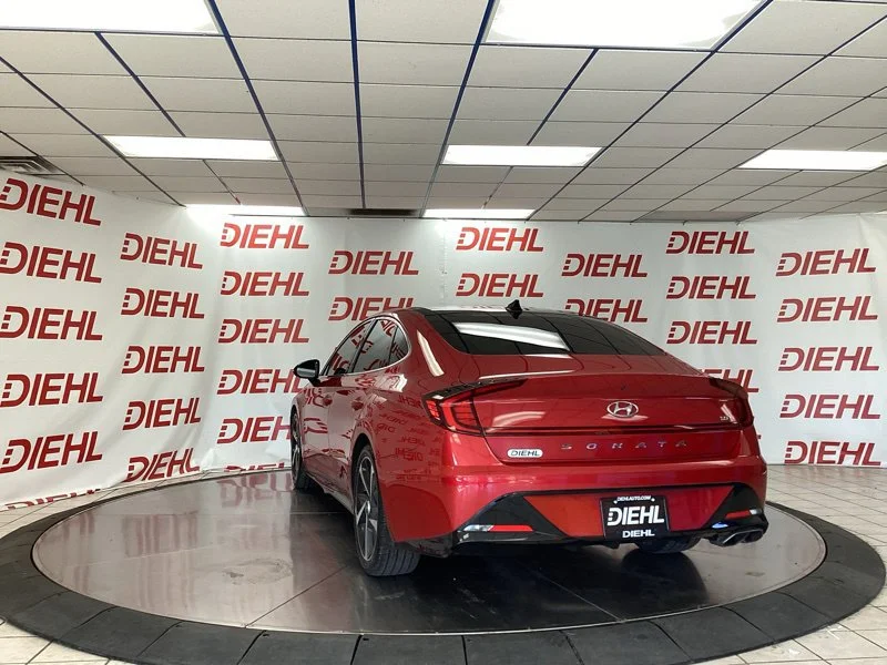 Used 2021 Red Hyundai SEL Plus image 5