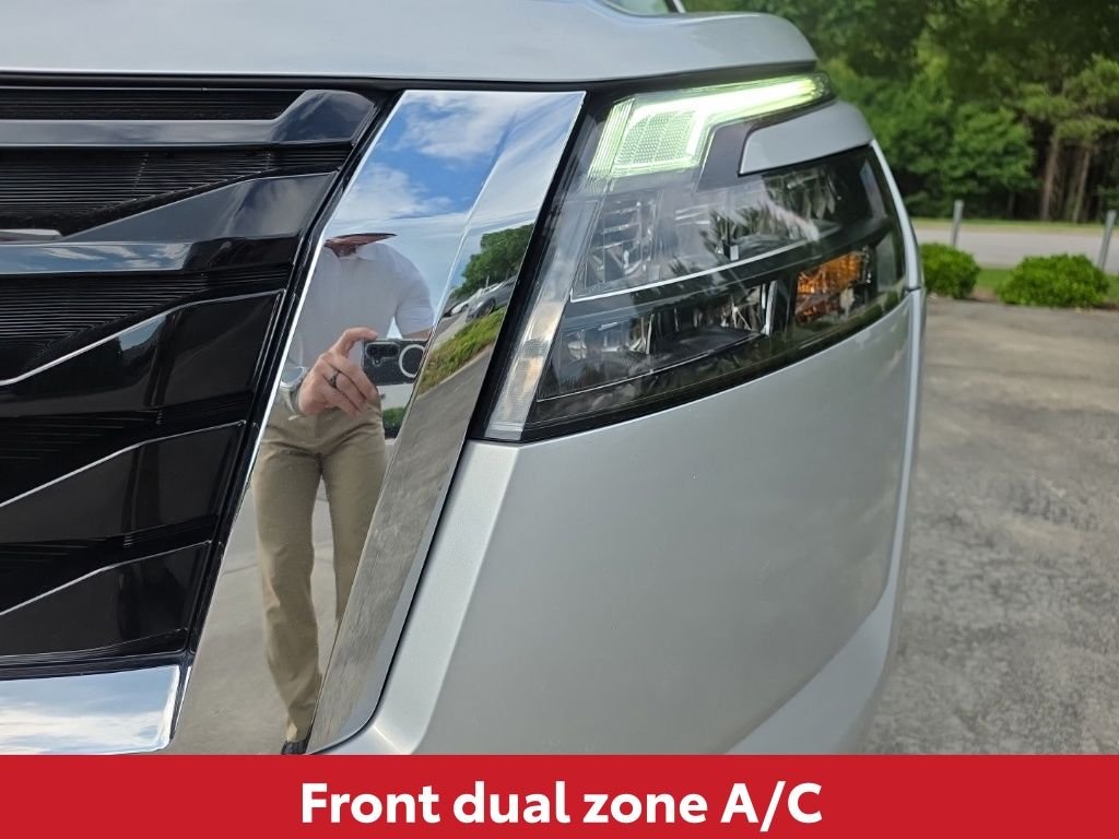 Used 2024 Silver Nissan SV image 6