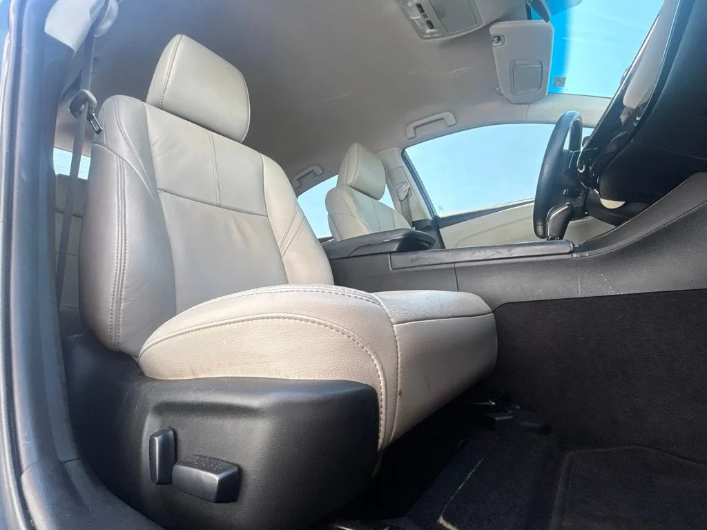 Used 2015 Gray Toyota XLE image 25