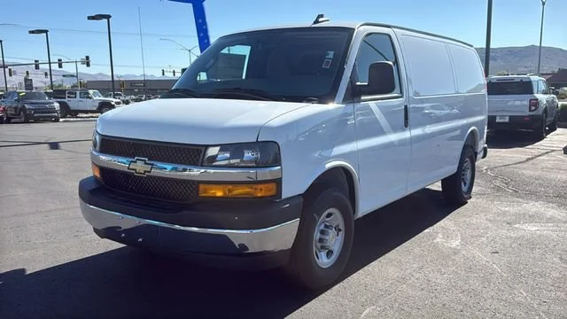 2025 Chevrolet Express Cargo Work Van - Photo 7