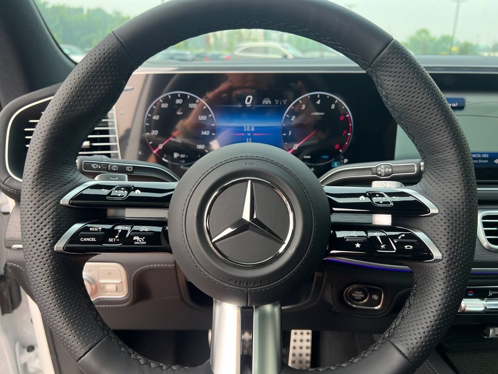 New 2026 MANUFAKTUR Moonlight White Metallic Mercedes-Benz GLS 450 image 57