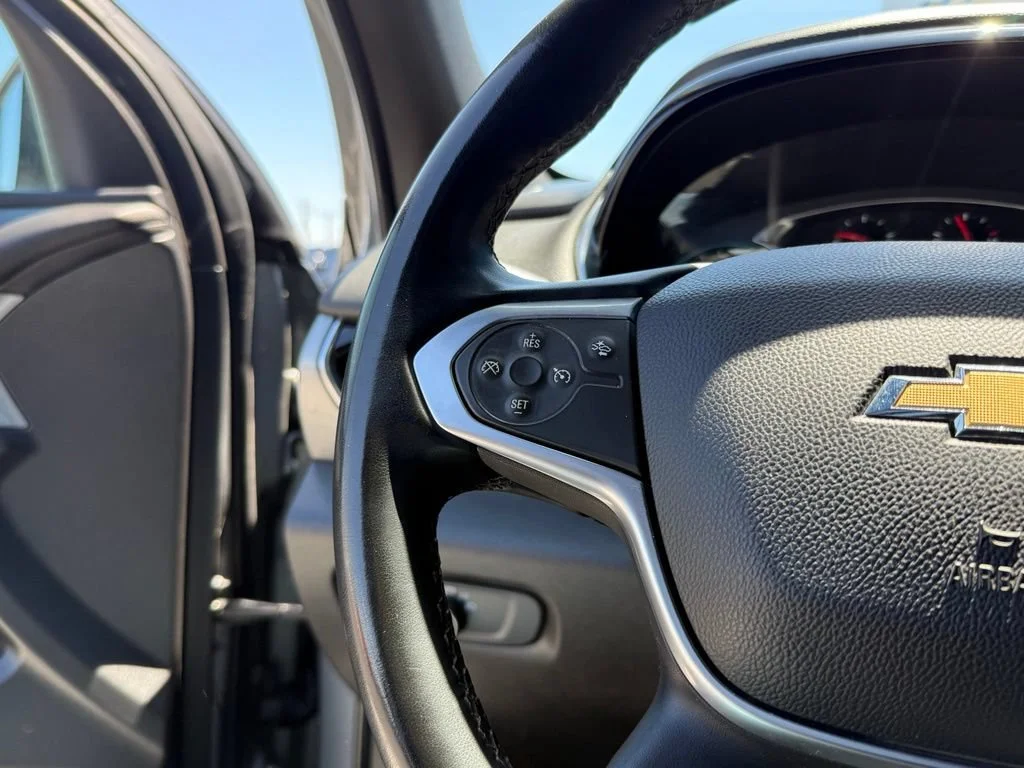 Used 2023 Sterling Gray Metallic Chevrolet LT Cloth image 20