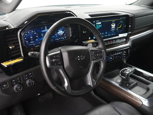 Used 2024 Summit White Chevrolet RST image 18