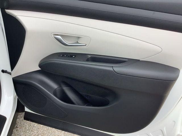 New 2026 White Pearl Hyundai SEL Plus image 23