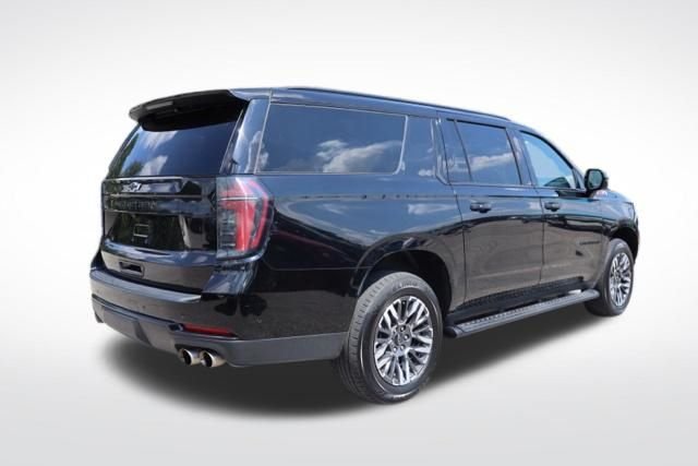 Used 2025 Black Chevrolet Z71 image 11