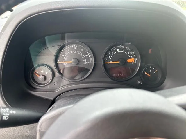 Used 2017 Blue Jeep Latitude image 19