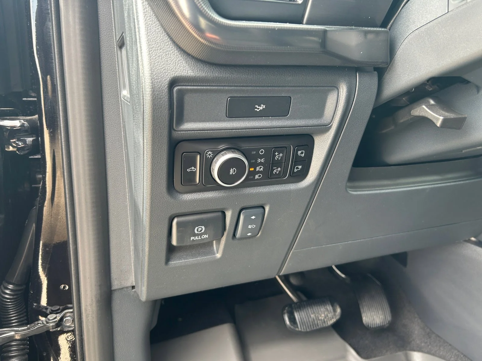 New 2026 Agate Black Metallic Ford Lariat image 16