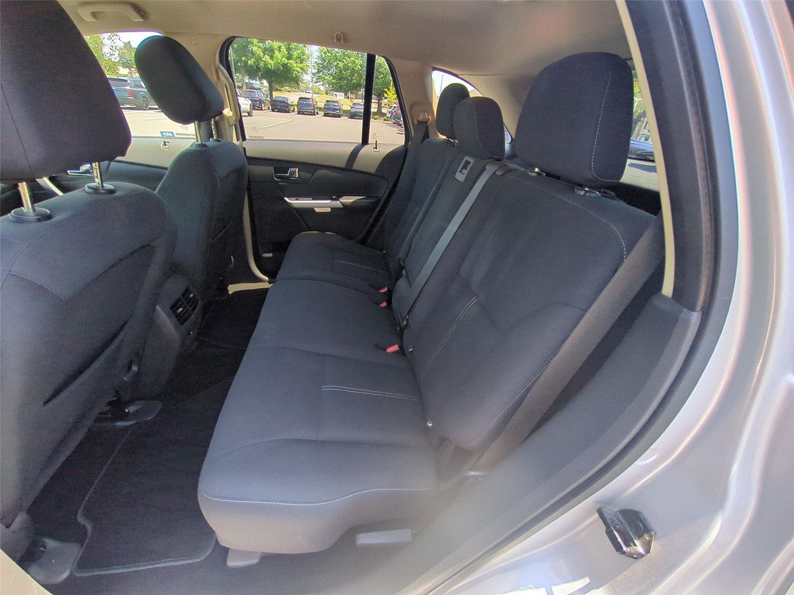 Used 2013 Ingot Silver Metallic Ford SE image 42