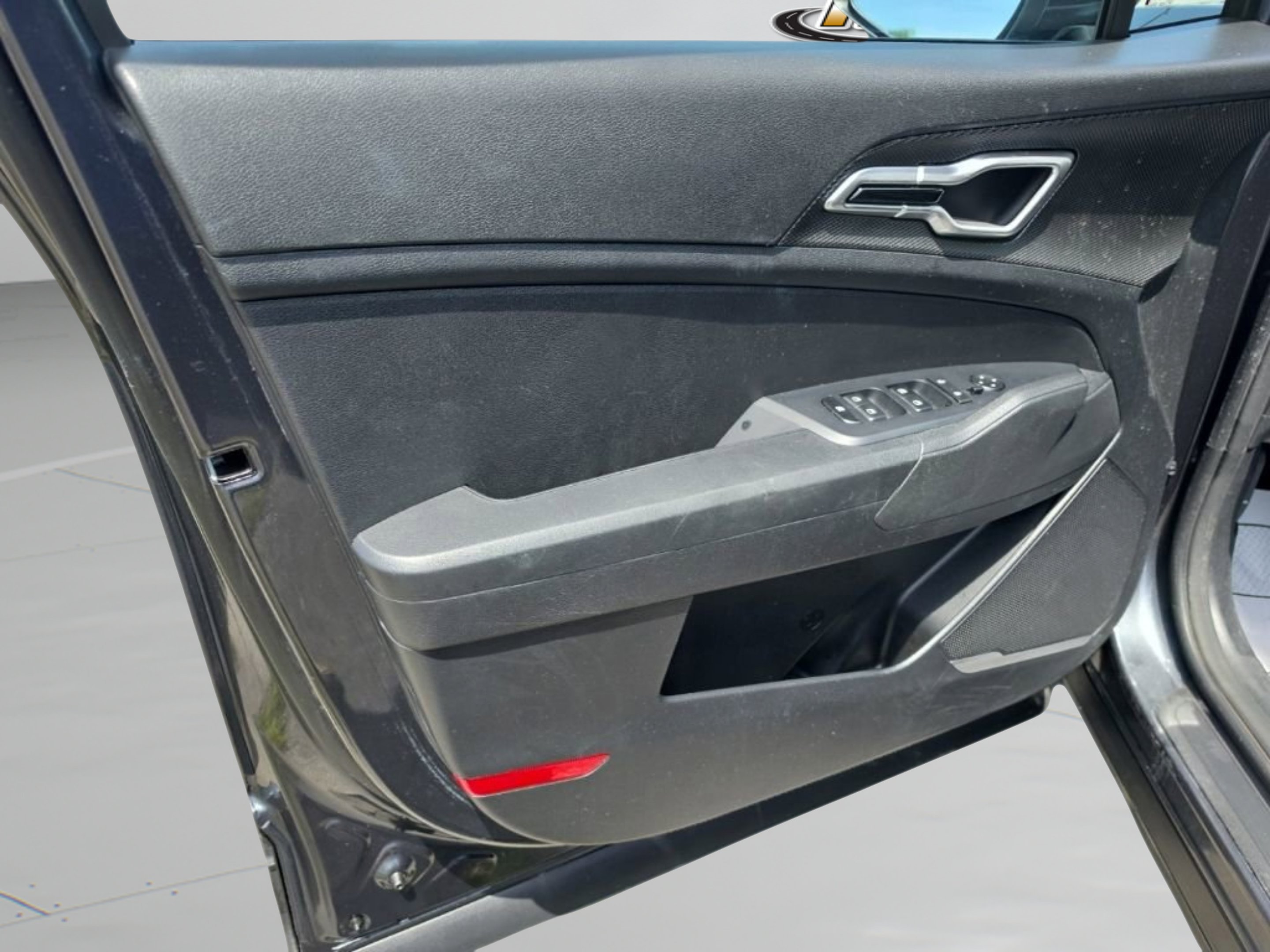 Used 2023  Kia LX image 11