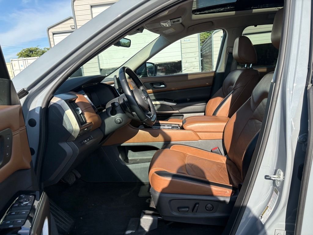 Certified Used 2023 Gray Nissan Platinum image 15