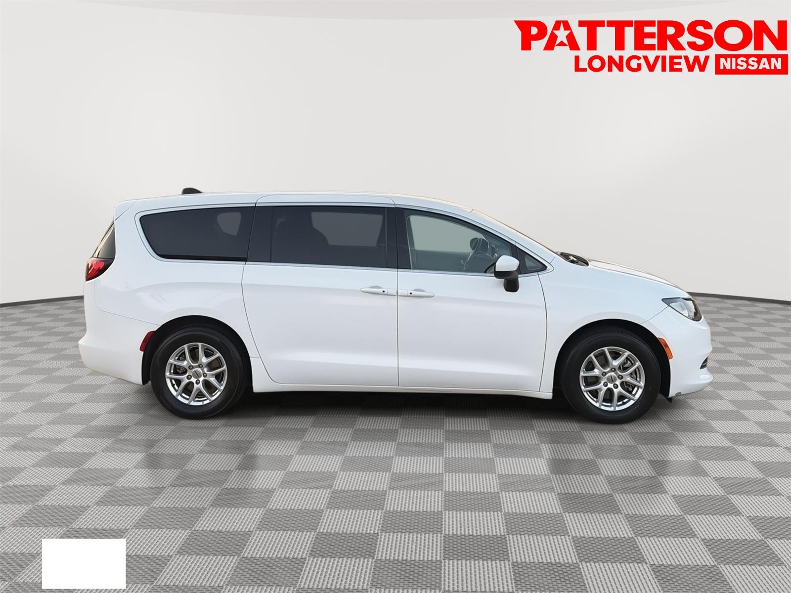 2023 Chrysler Voyager