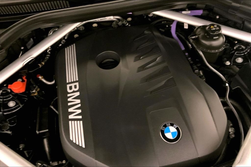 Used 2026 Carbon Black Metallic BMW  image 31