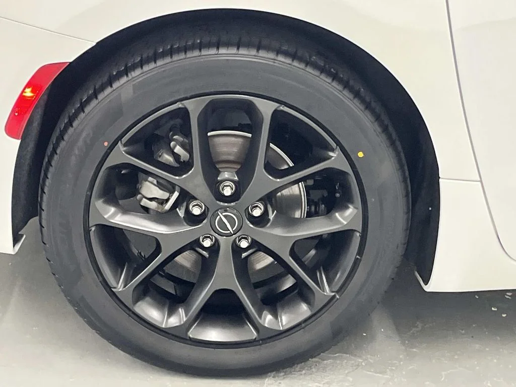 2025 Chrysler Pacifica Limited - Photo 9