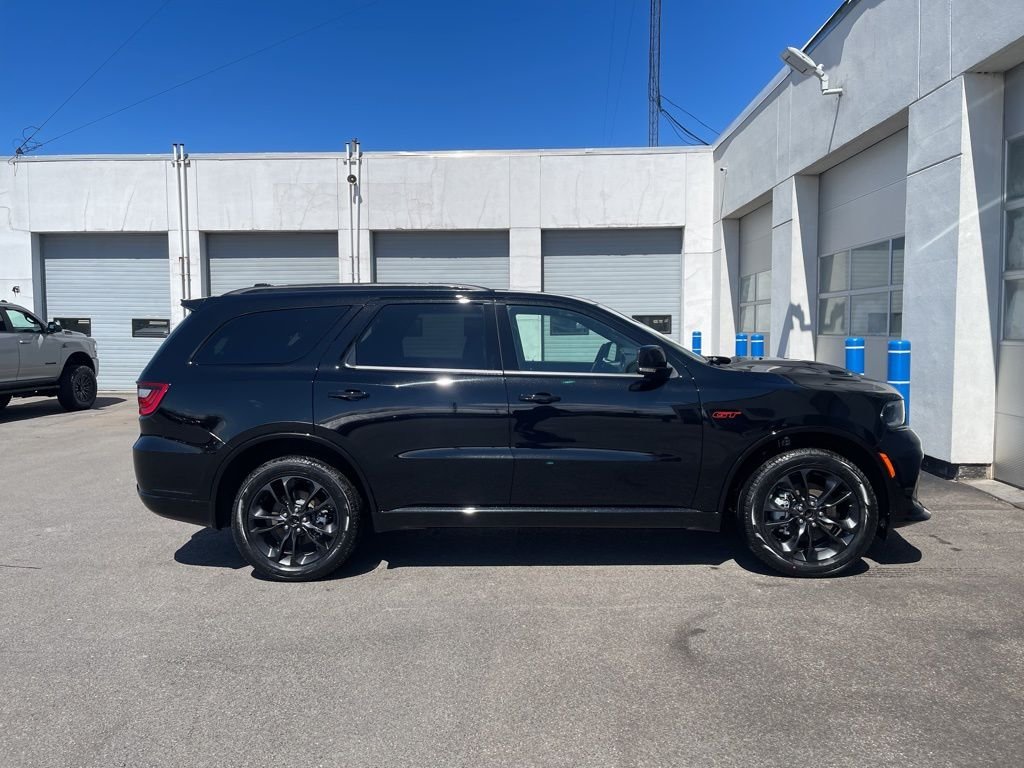 New 2026 Diamond Black Clear-Coat Exterior Paint Dodge GT Plus image 8