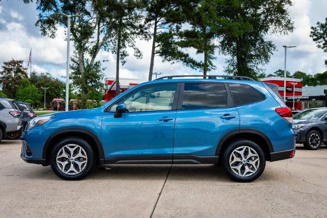 Certified Used 2024 Horizon Blue Pearl Subaru Premium image 2
