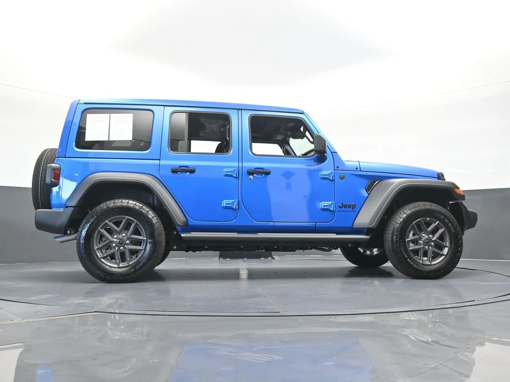 Used 2025 Hydro Blue Pearl Coat Jeep Sport S image 55