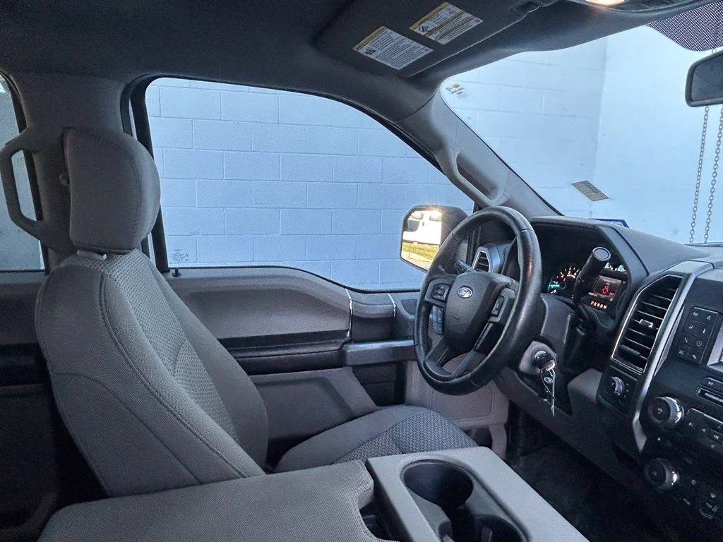 Used 2018 Oxford White Ford XLT image 27
