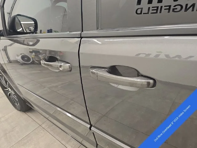 Used 2016 Granite Crystal Clearcoat Metallic Dodge R/T image 18