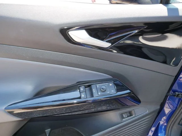 Certified Used 2021 Blue Volkswagen Pro S image 15