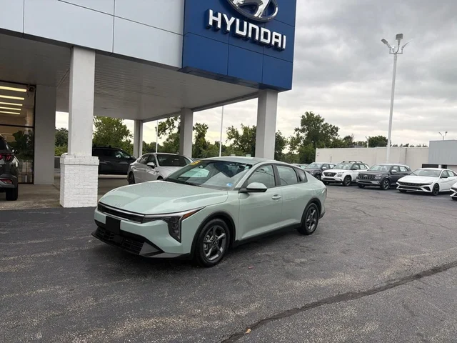 2025 Kia K4 LXS