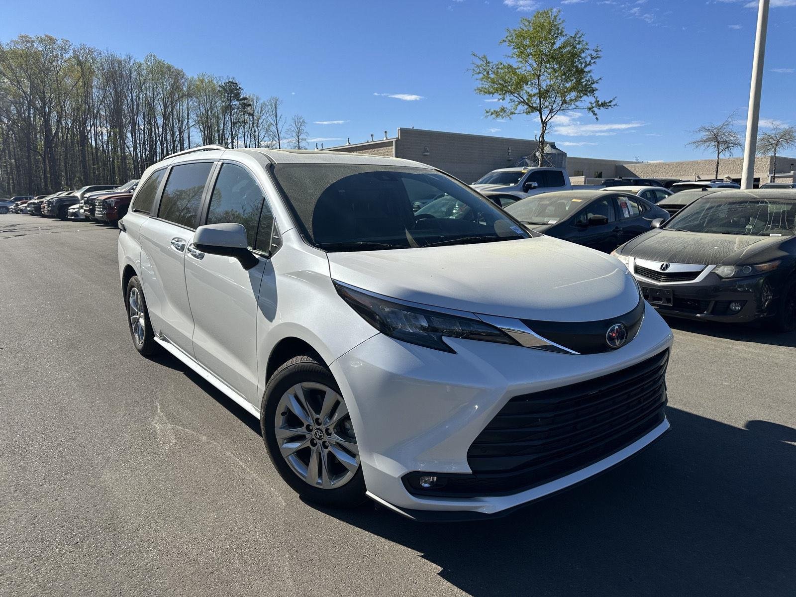 2025 Toyota RAV4 XSE - Photo 100