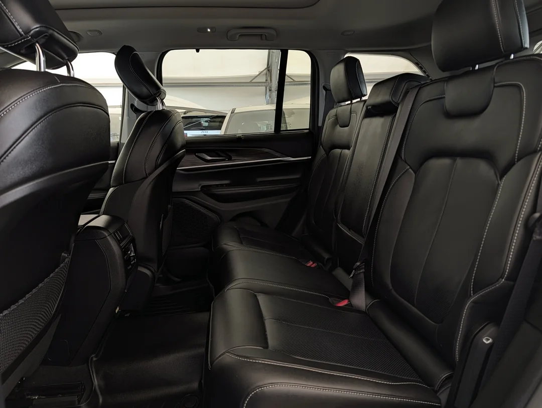 Certified Used 2023 White Jeep Limited - - 4x4 - Luxury Tech II - Command View Sunroof - Passenger Display & More! image 30