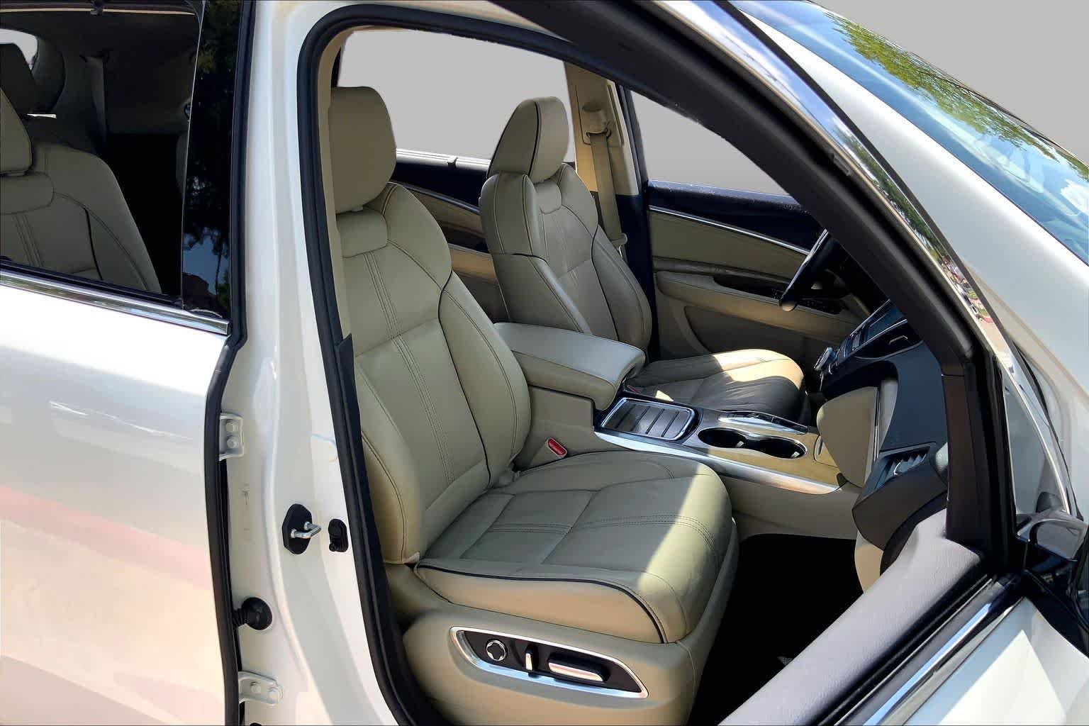 Used 2019 White Diamond Pearl Acura w/Advance Pkg image 9