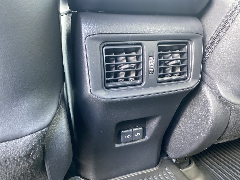 2024 Toyota RAV4 XSE - Photo 31
