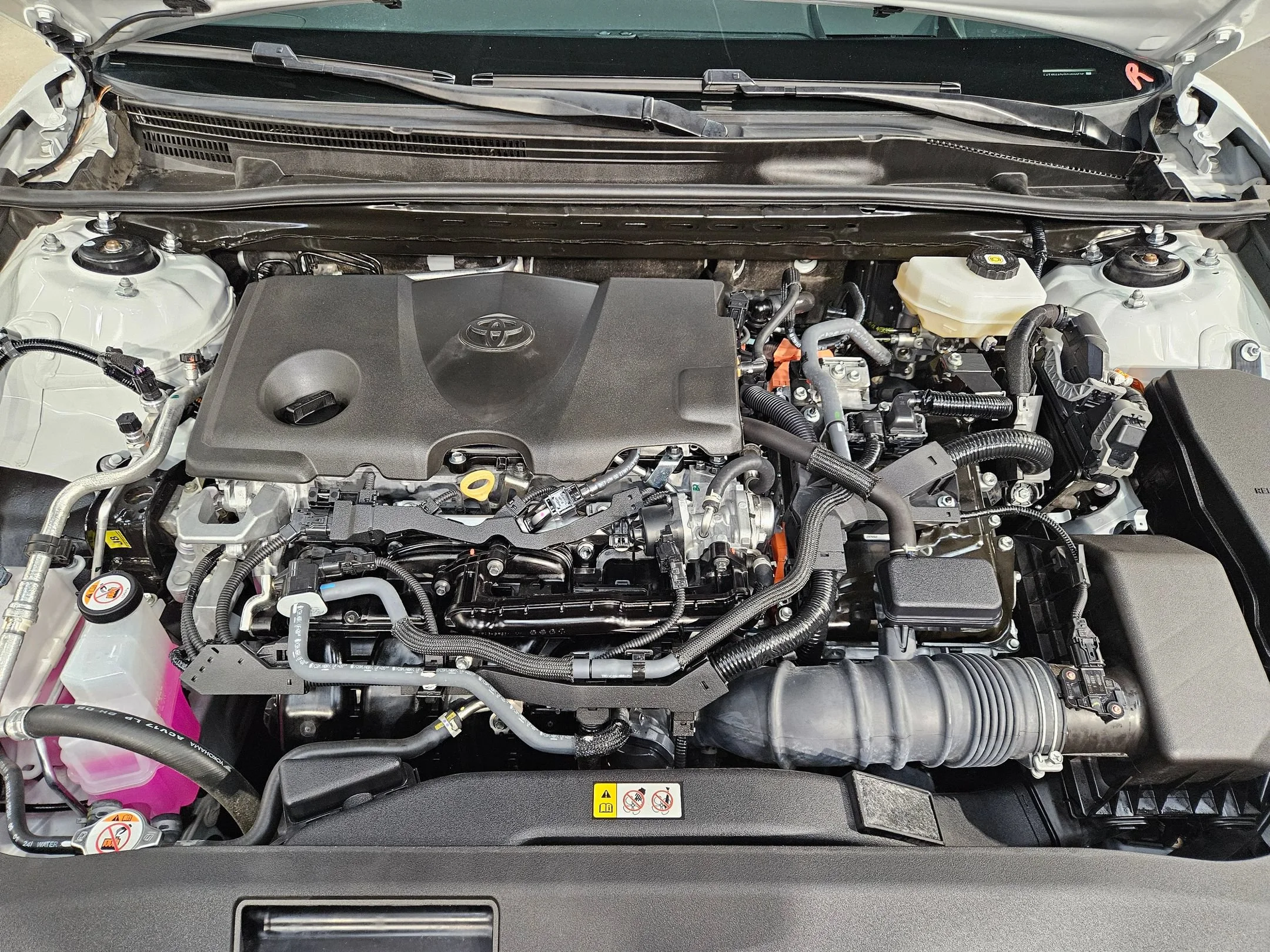 Certified Used 2025 Wind Chill Pearl Toyota XLE image 19