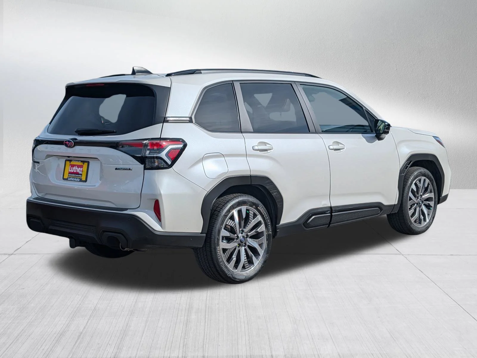 Used 2025 Crystal White Pearl Subaru Touring image 3