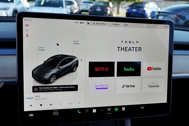 Used 2023  Tesla Long Range image 28