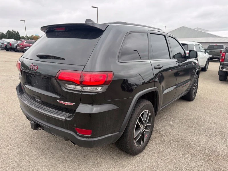 Used 2018 Black Jeep Trailhawk image 18
