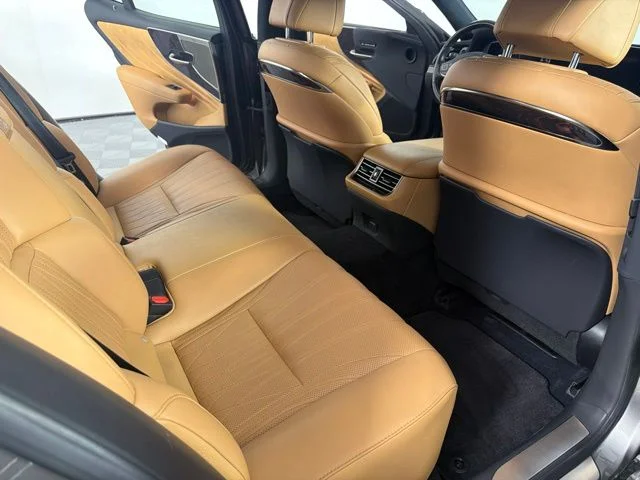 Used 2022 Silver Lexus 500 Base image 20