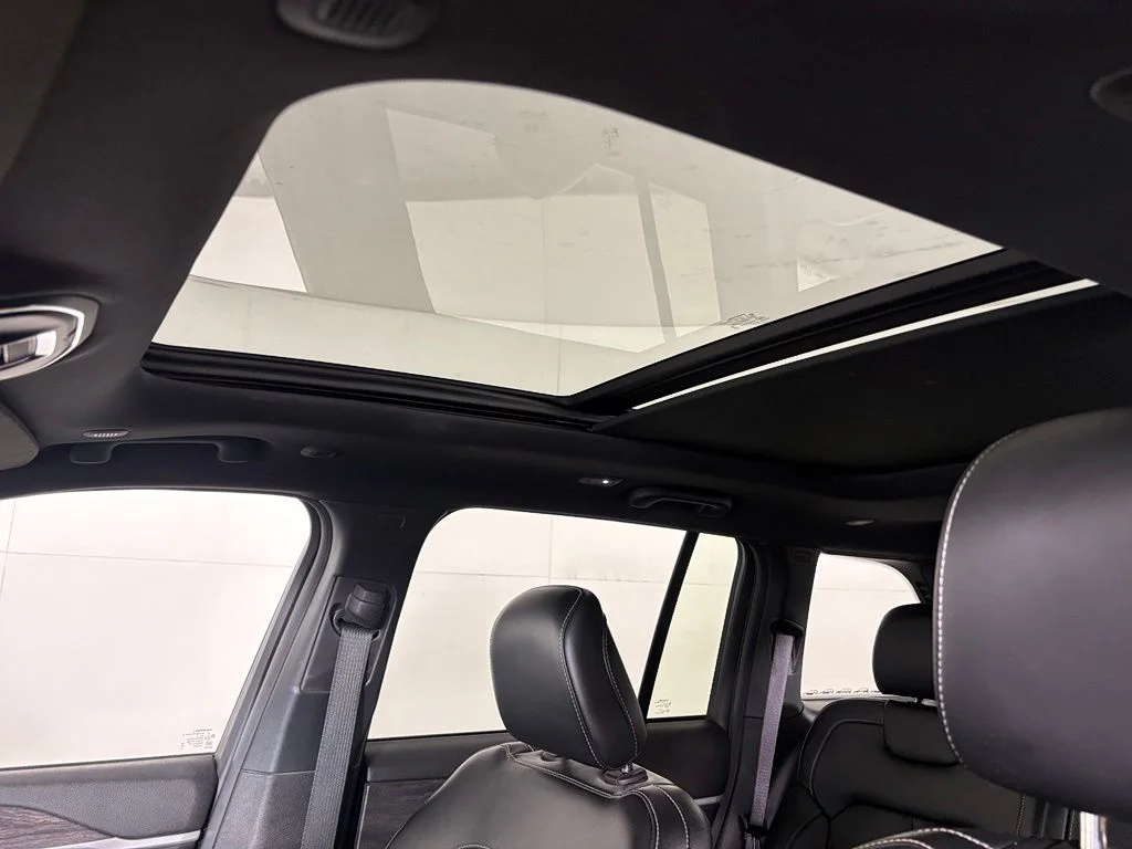 Used 2024 White Jeep 4xe image 22