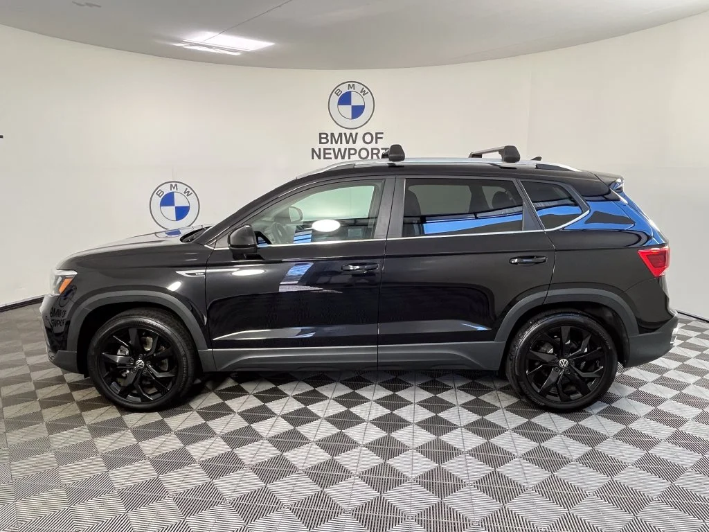 Used 2023 Deep Black Pearl Volkswagen 1.5T SE image 13