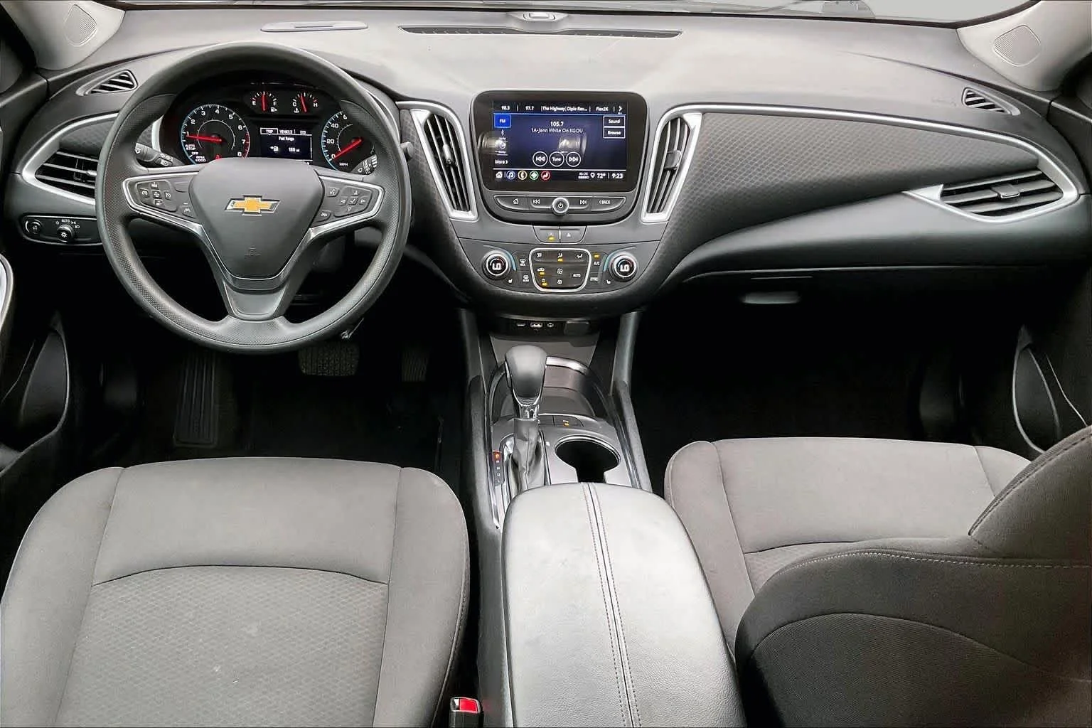 Used 2024 Summit White Chevrolet LT image 14