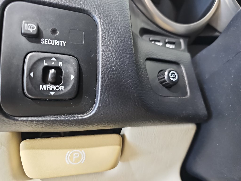 Used 2002 Silver Lexus 430 image 23