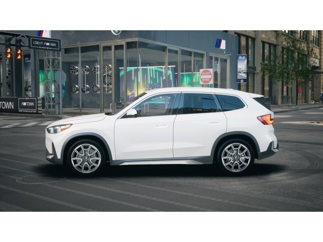 New 2027 Mineral White Metallic BMW X1 28i image 4