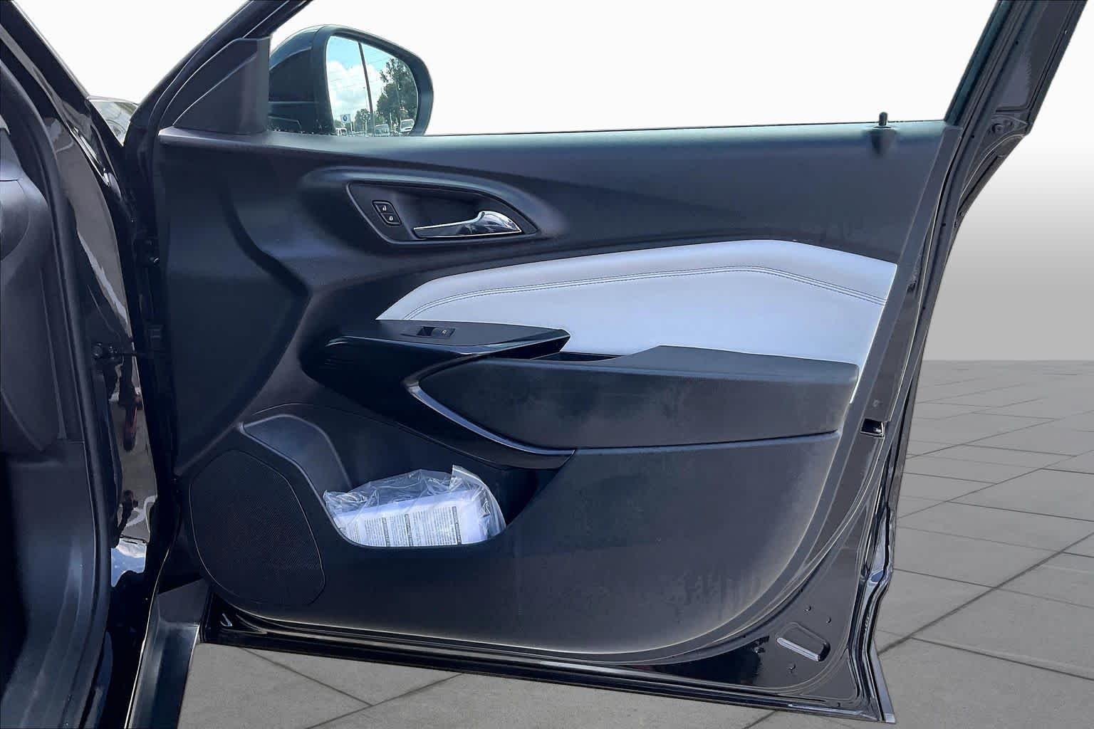 Certified Used 2025 Mosaic Black Metallic Chevrolet LT image 22