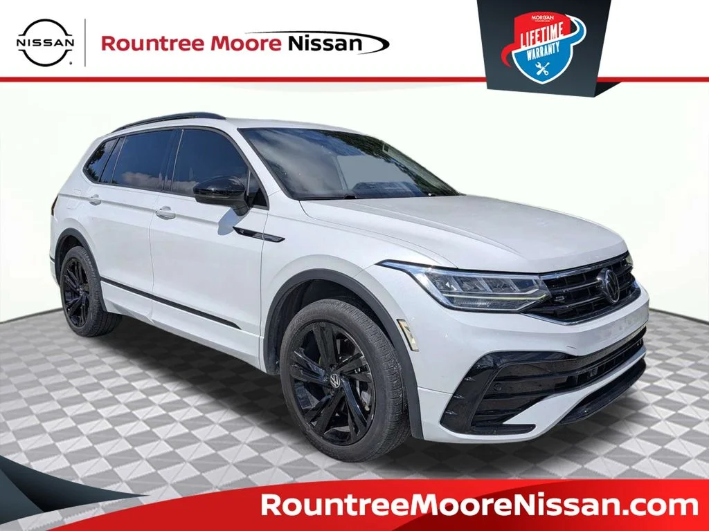 Used 2023  Volkswagen 2.0T SE R-Line Black image 1