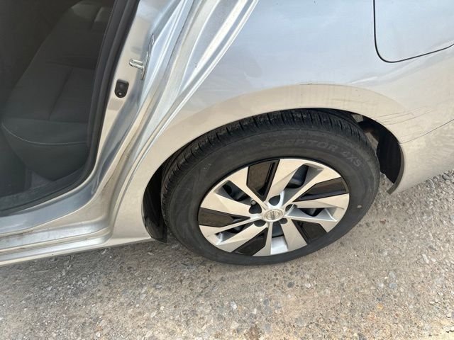 Used 2020 Silver Nissan 2.5 S image 24