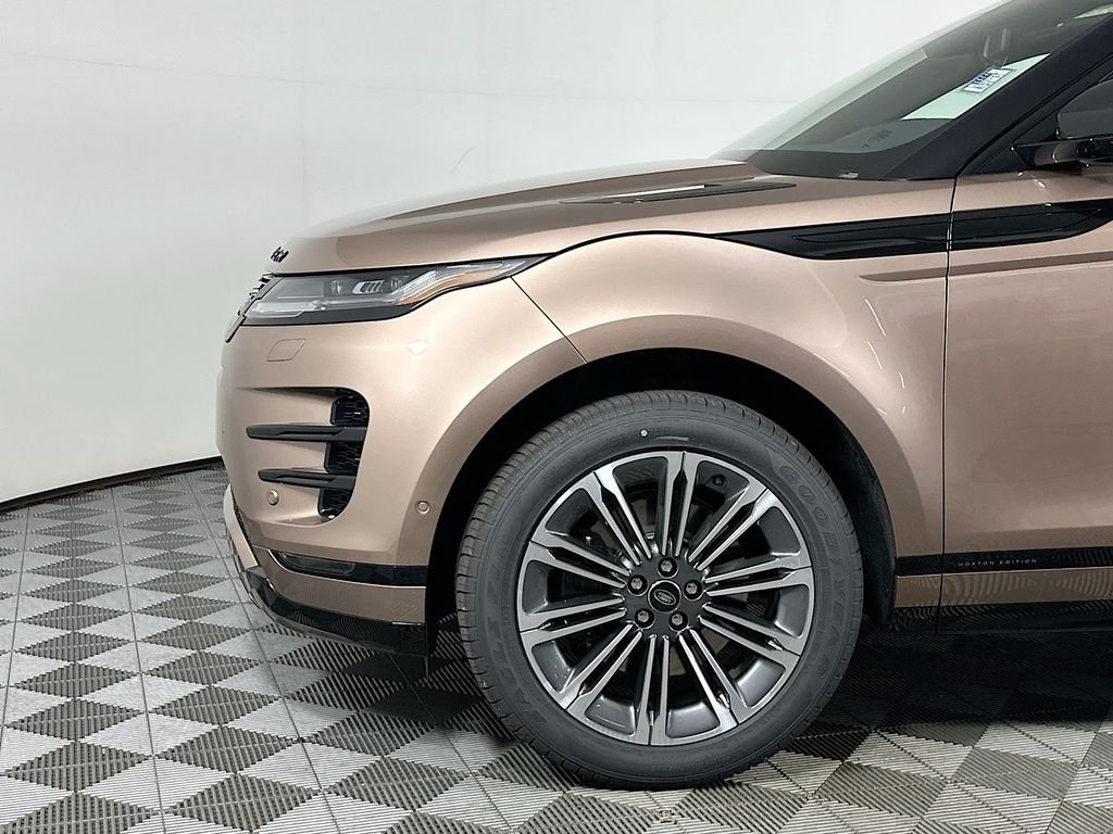 New 2026 Corinthian Bronze LAND ROVER  image 9