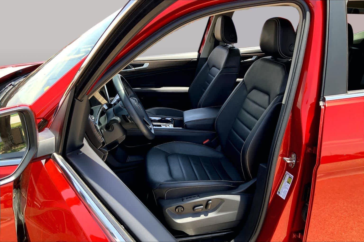 Used 2024 Aurora Red Metallic Volkswagen 2.0T SEL image 8