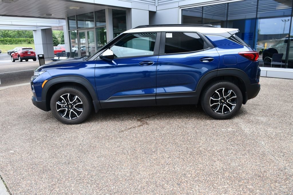 Used 2023 Blue Glow Metallic Chevrolet ACTIV image 3