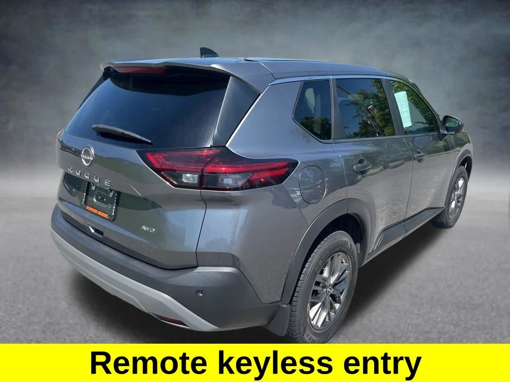 Used 2023 Gray Nissan S image 5