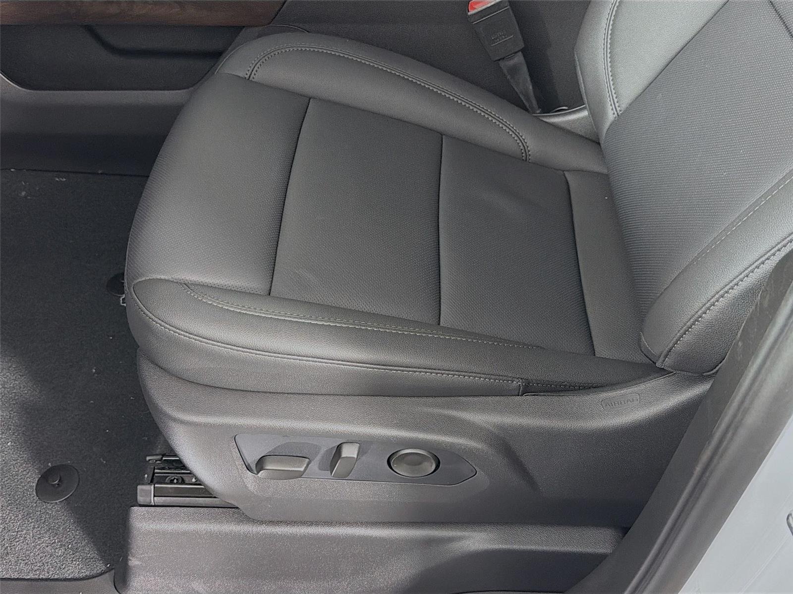New 2026 Glacier White Tricoat GMC SLT image 22