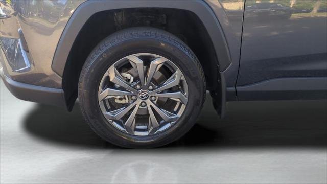 Certified Used 2024 MAGNETIC GRAY MET. Toyota  image 27
