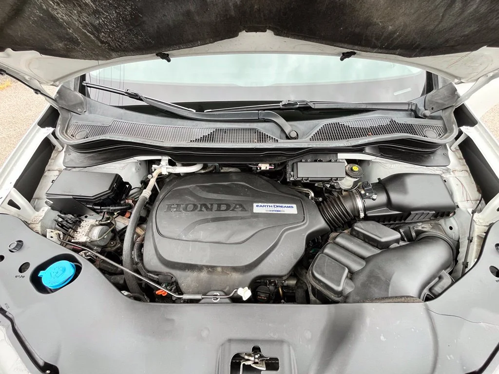 Used 2020 White Honda EX-L image 33