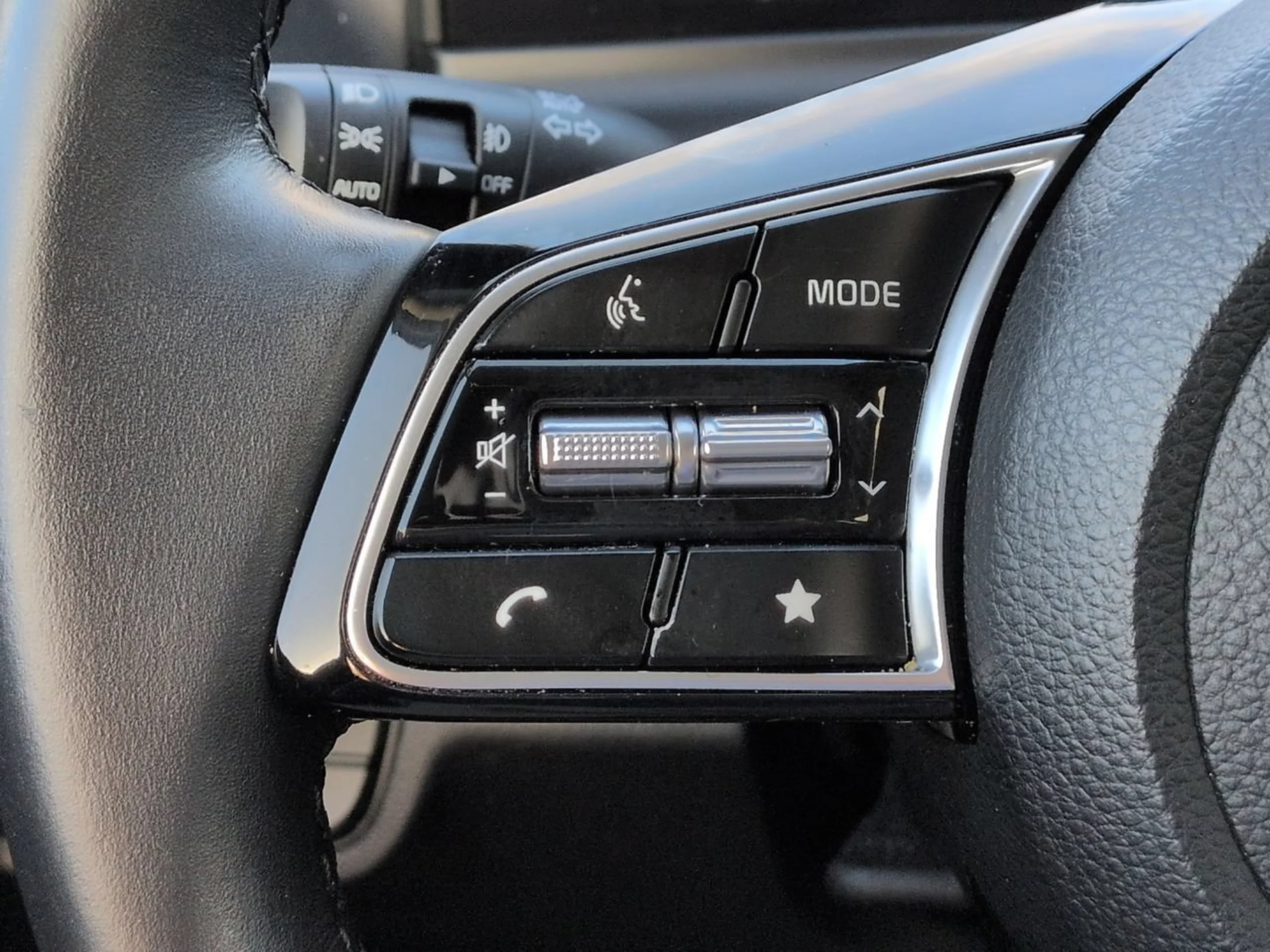 Certified Used 2025 Gravity Gray Kia EX image 26